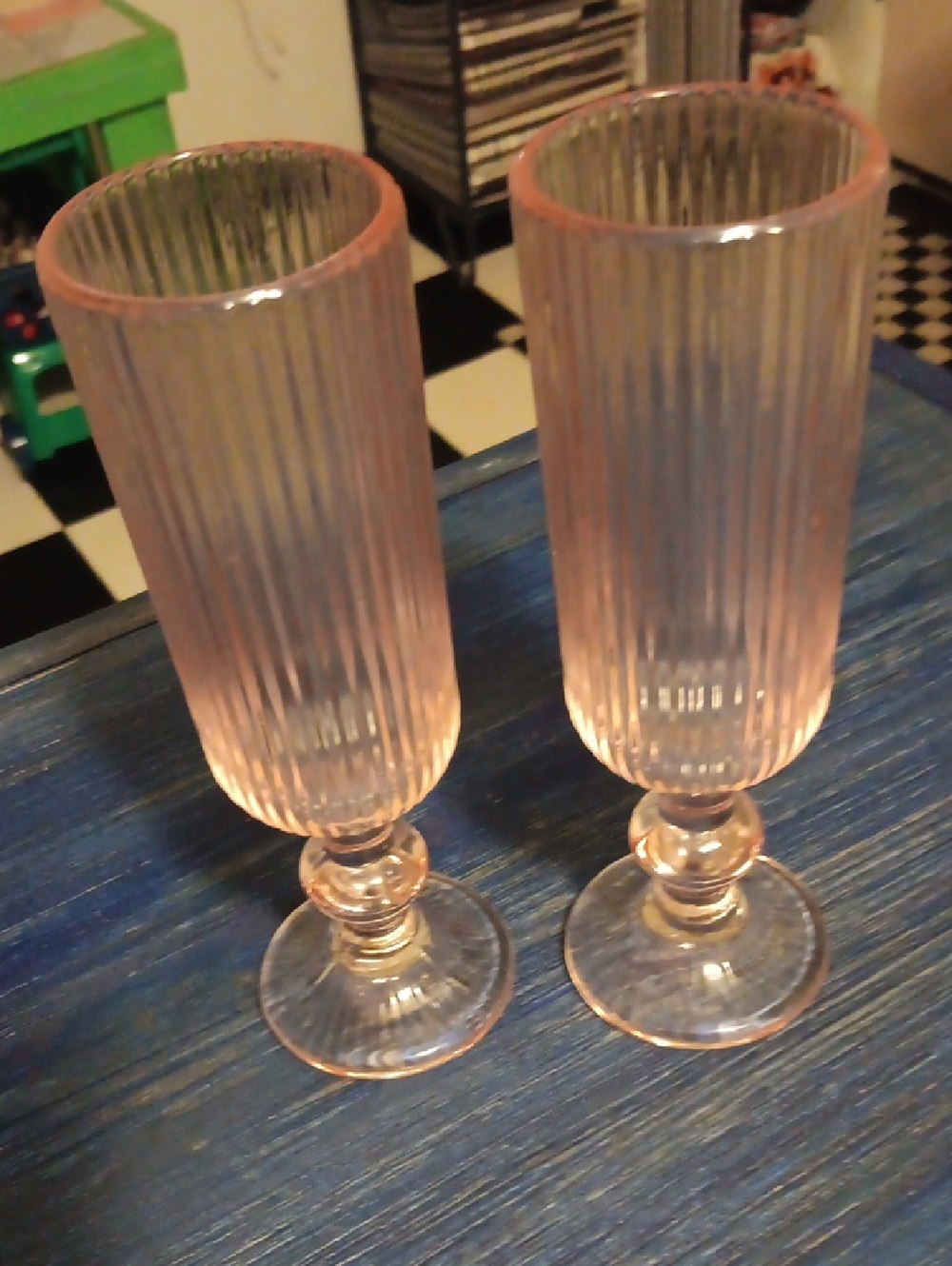 Pink Ribbed Glass Champagne Flutes - Set of 2